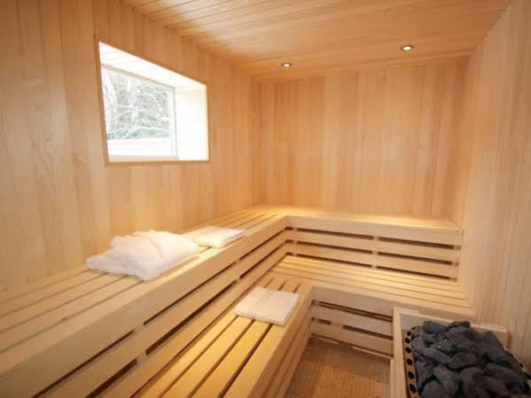 Clover Spa And Hotel Birmingham Bagian luar foto